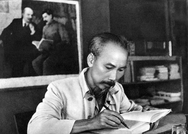 Hình ảnh đời thường của bác Hồ đẹp nhất