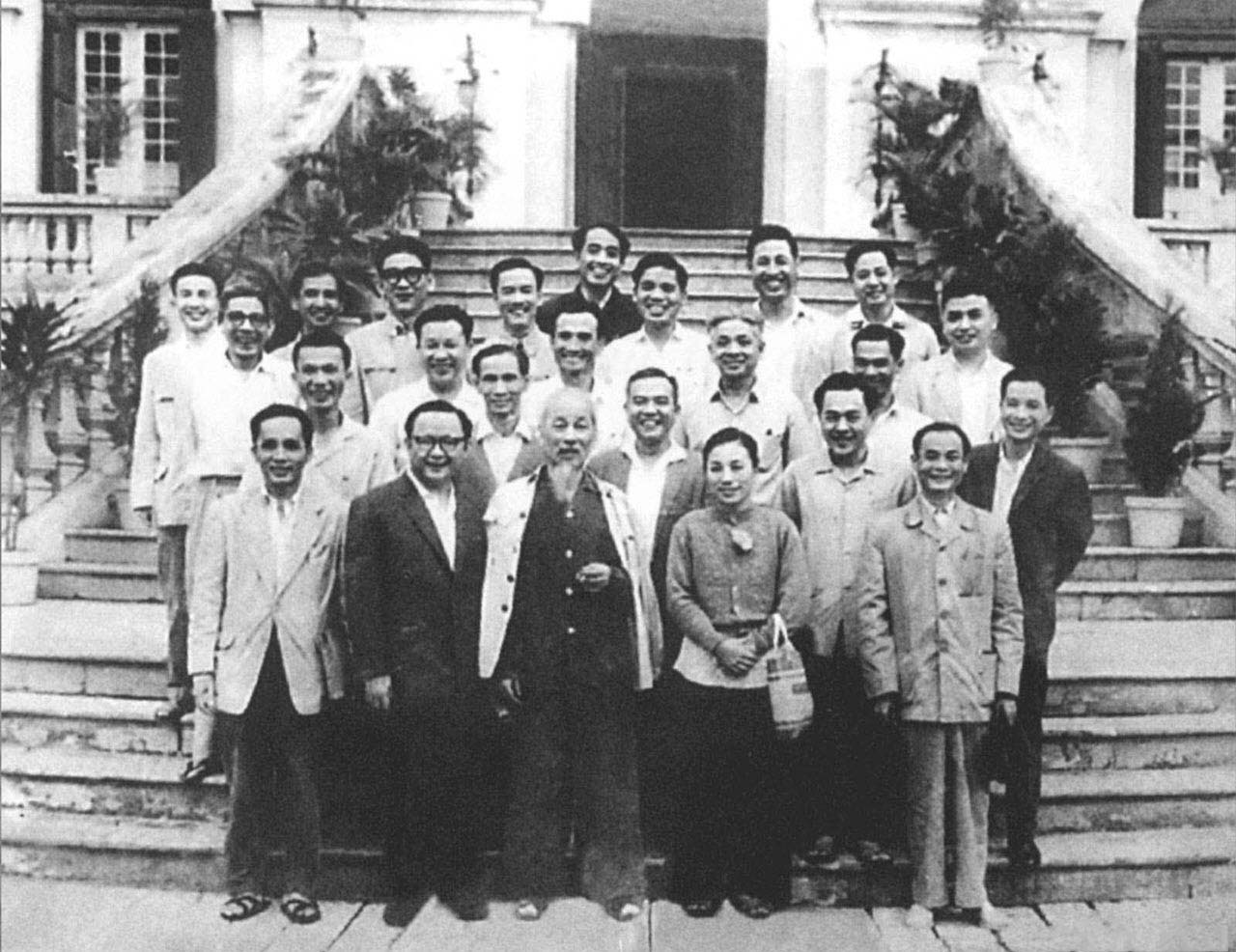 Hình ảnh lưu niệm của bác Hồ
