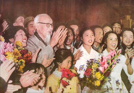 Những hình ảnh về bác Hồ