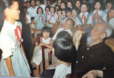 Tải ảnh bác Hồ