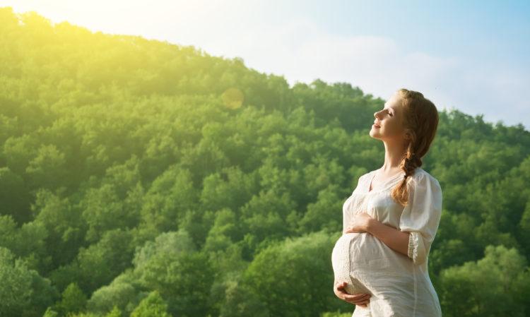 Nhìn hình dáng bụng bầu qua từng tháng: Đoán giới tính có chuẩn xác?
