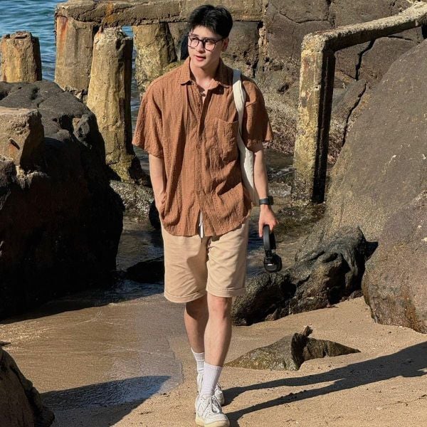 TOP 15+ Outfit đi biển nam gọn, thoáng và siêu ăn ảnh
