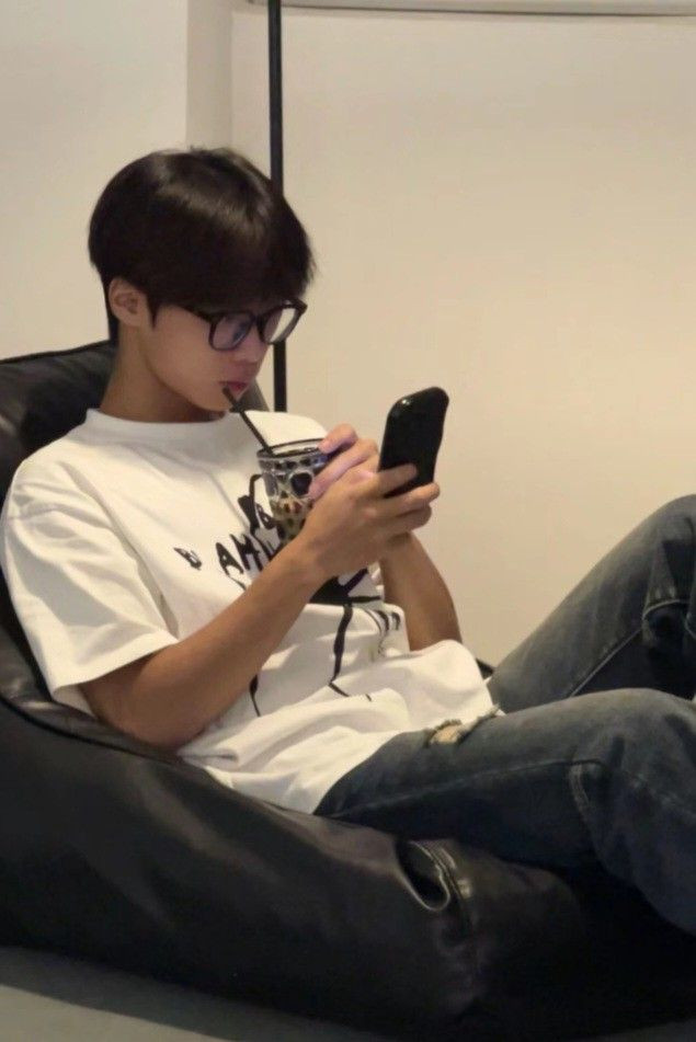 Ảnh trai K8 boy phố