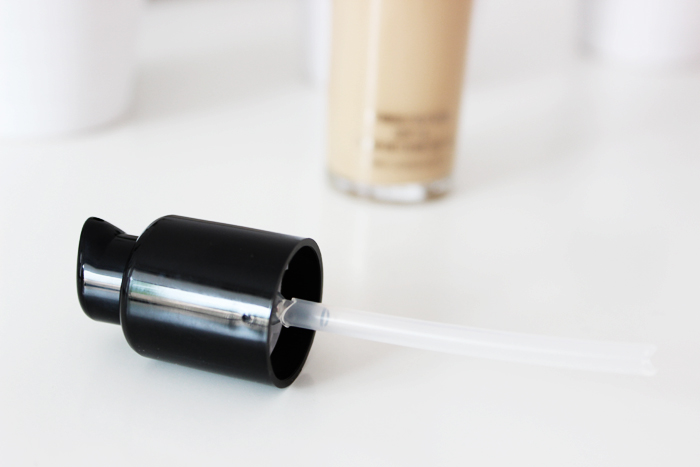 Review: MAC Studio Fix Fluid Foundation NC20