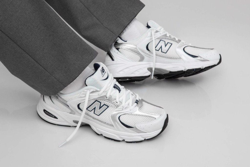 Thiết kế giày Skechers đơn giản nhưng được yêu thích bởi độ bền - Nguồn: Internet