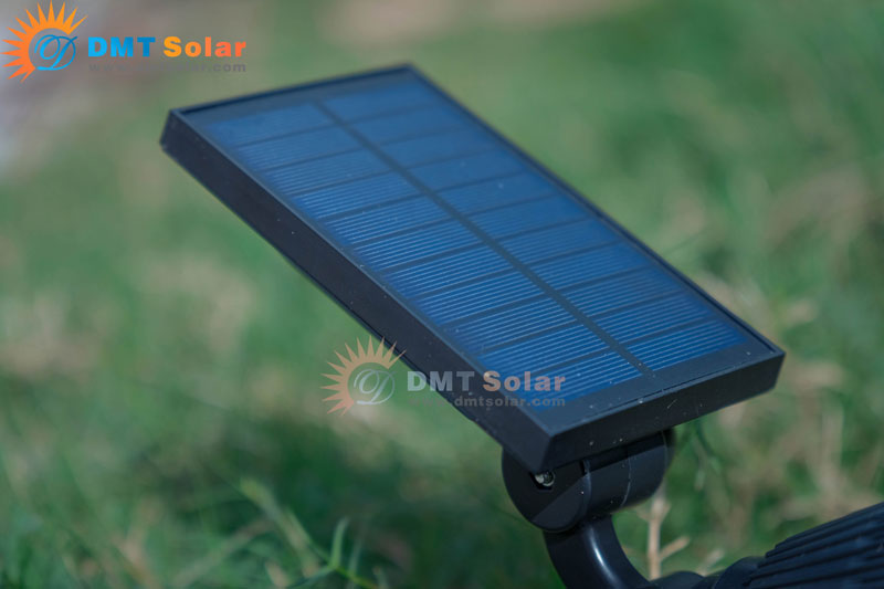 Tấm pin đèn rọi cảnh năng lượng mặt trời