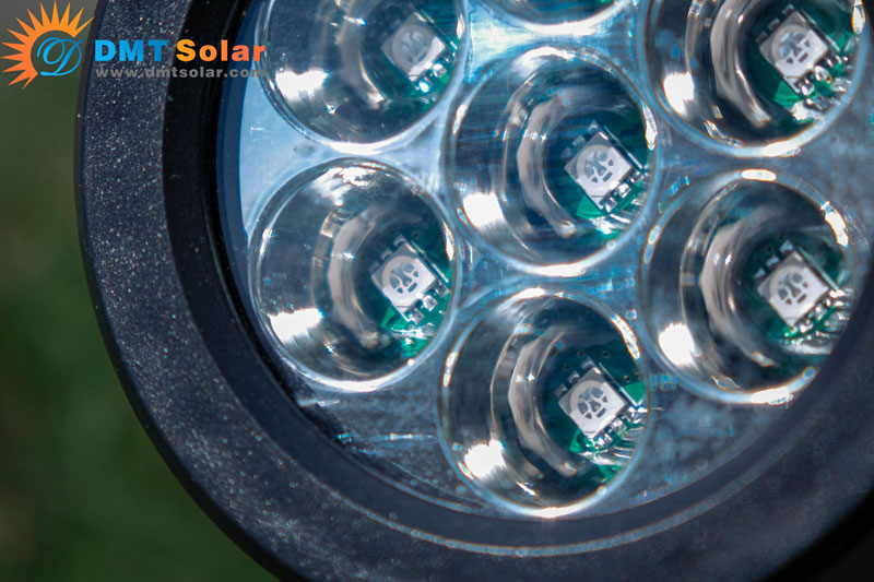 Bóng đèn led năng lượng mặt trời rọi cảnh