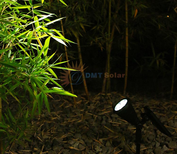 Đèn rọi tiểu cảnh sân vườn năng lượng mặt trời DMT-RC07A (7Led - 7 Màu)Đèn rọi tiểu cảnh sân vườn năng lượng mặt trời DMT-RC07A (7Led - 7 Màu)