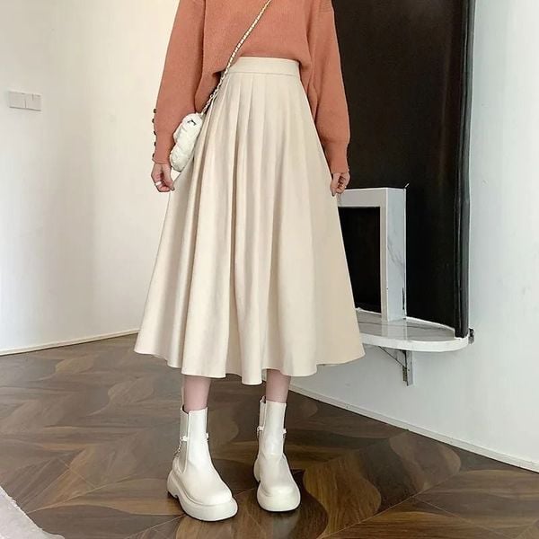 Chân váy xếp ly dài phối với giày gì - Mary Jane hoặc búp bê