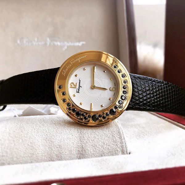 Thay dây da đồng hồ Salvatore Ferragamo thủ công - vừa form, giữ giá trị