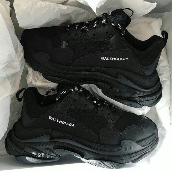 Các hãng giày nổi tiếng - Balenciaga