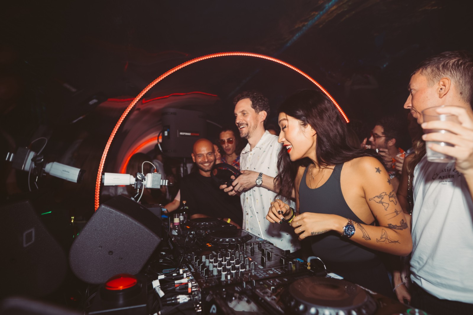 DJ Peggy Gou - Một biểu tượng âm nhạc và thời trang