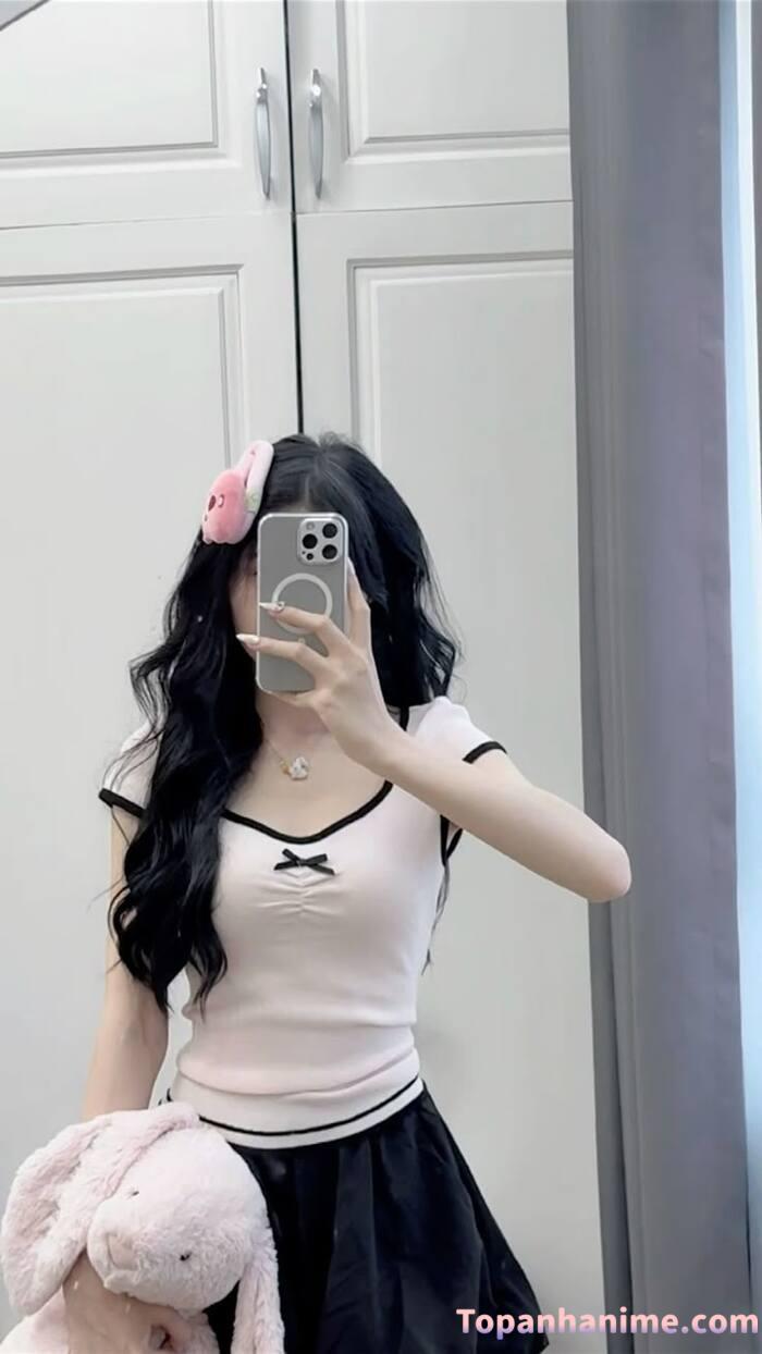 hình ảnh gái xinh che mặt bằng điện thoại cute đẹp genz