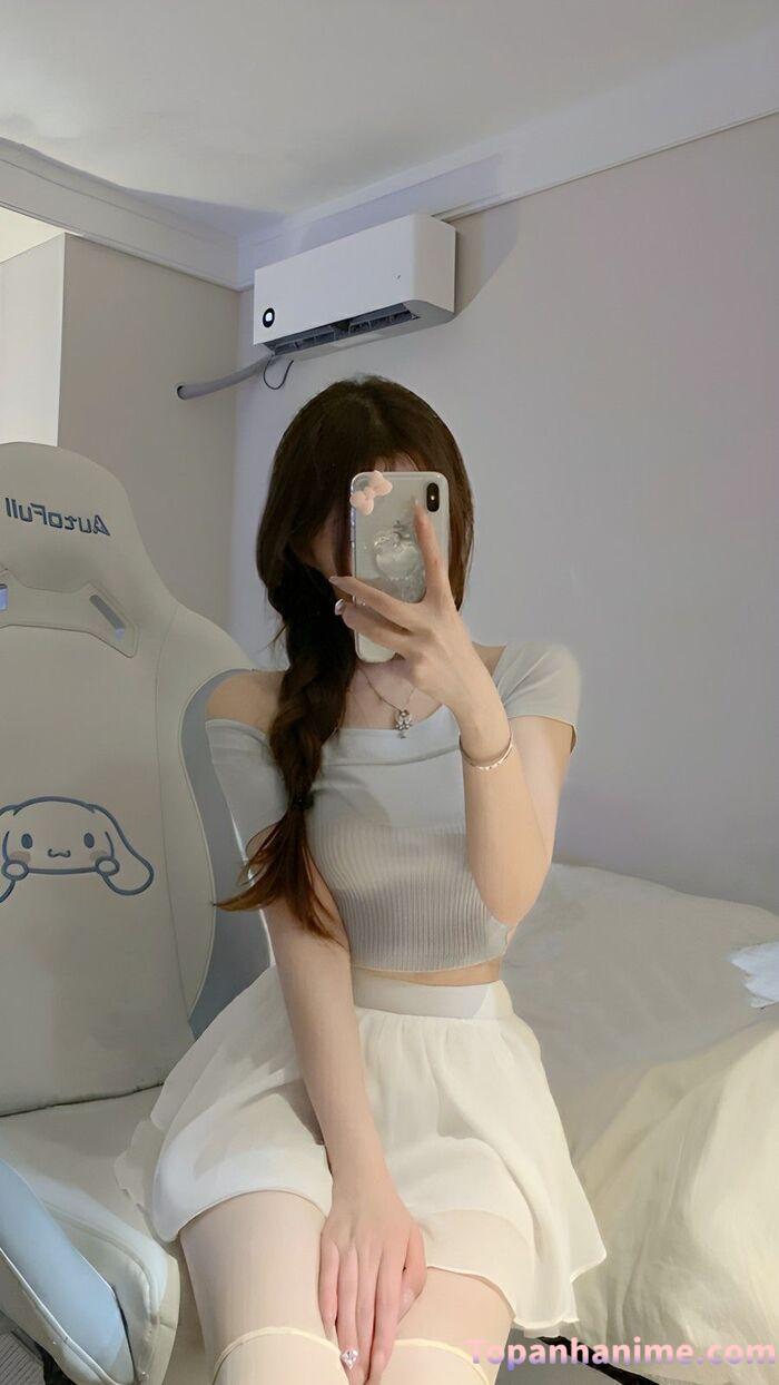 hình ảnh gái xinh che mặt bằng điện thoại cute đẹp