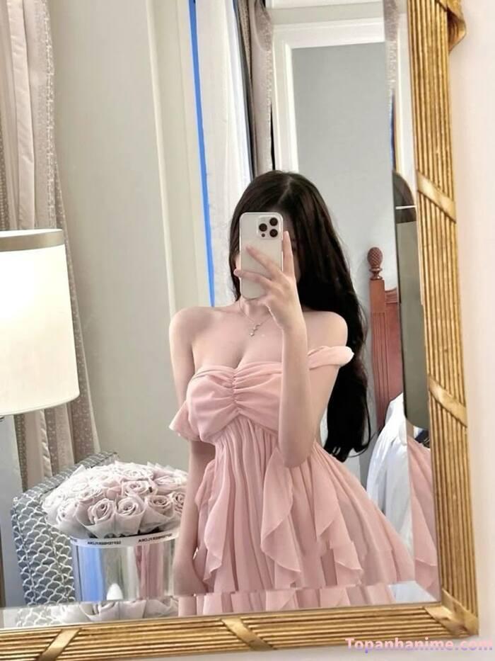 hình ảnh gái xinh che mặt bằng điện thoại