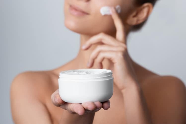 Top 10 kem dưỡng ẩm cho da dầu đang được ưa chuộng hiện nay