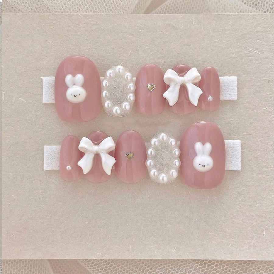 Nail cầu vồng với các họa tiết đáng yêu