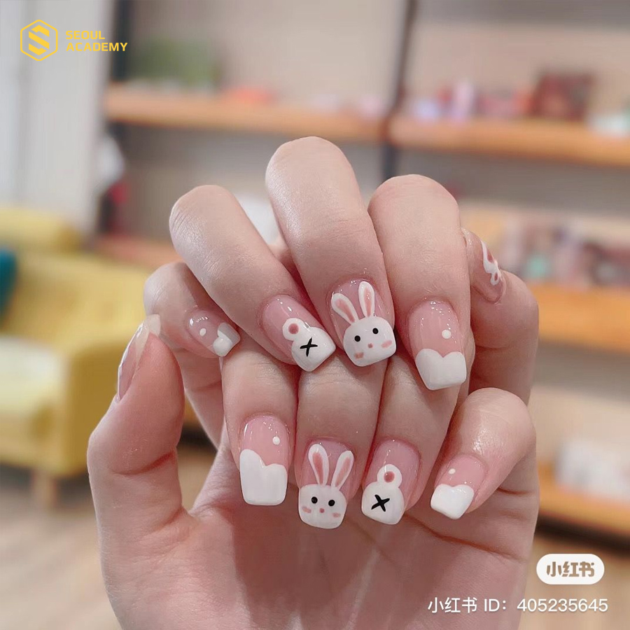 Nail dâu tây kết hợp cùng thỏ trắng