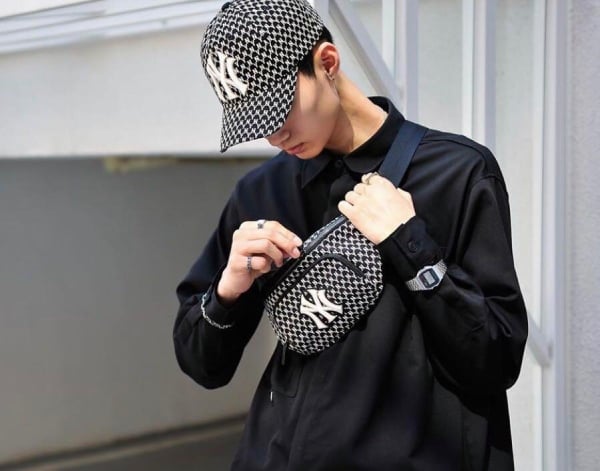 Túi tote chữ nhật Monogram Diamond Jacquard