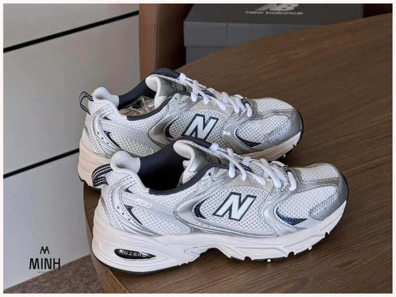 Mẫu nail tráng gương cầu vồng