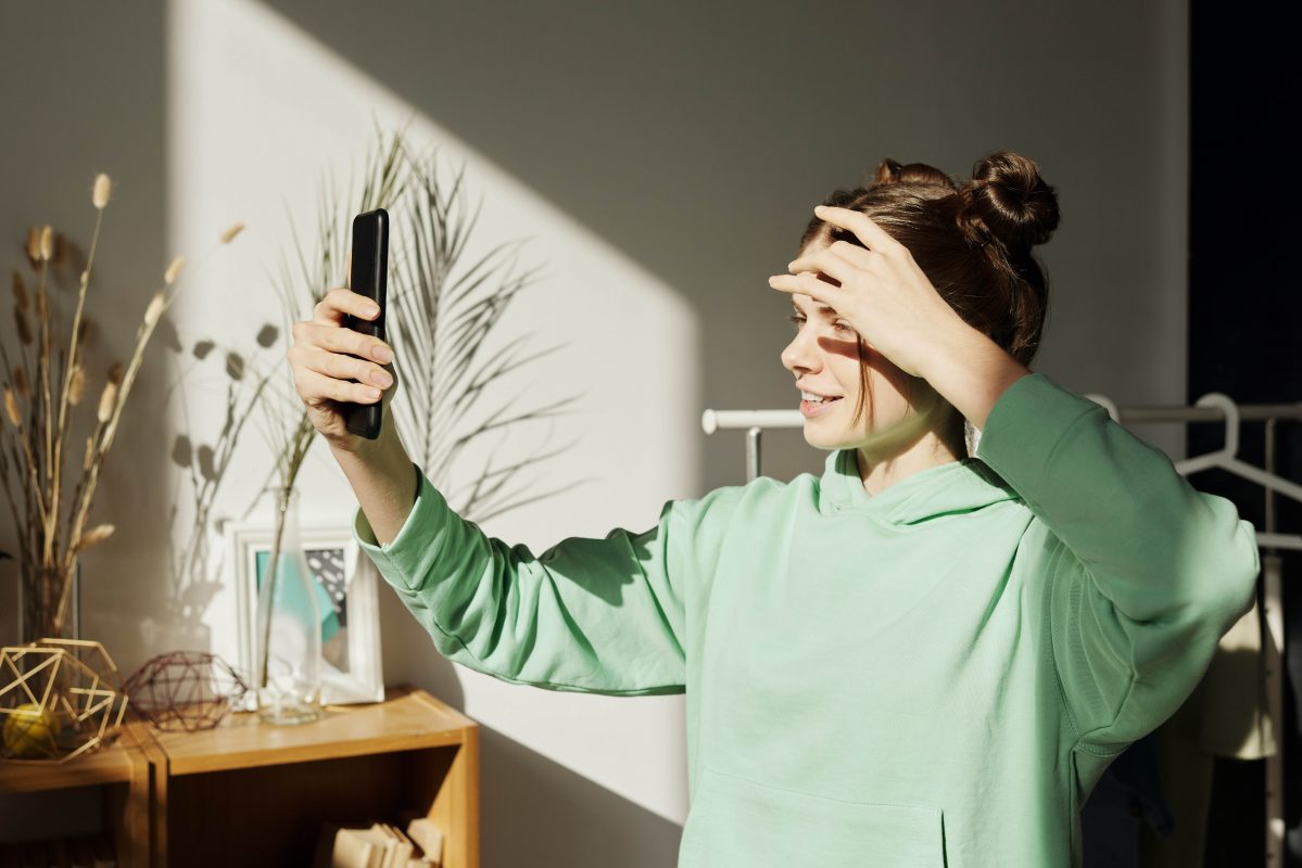 Bản ngã là gì và làm sao để sống thật với con người mình?