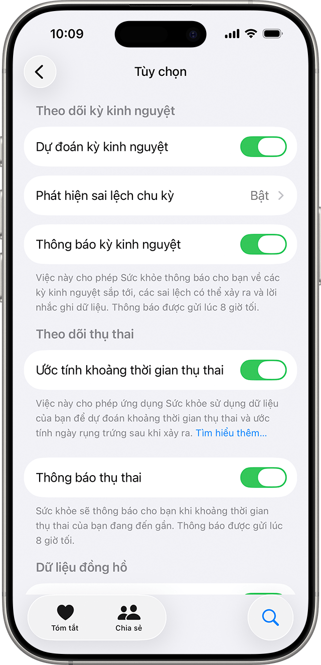 iPhone và Apple Watch hiển thị một chu kỳ được ghi nhật ký trong ứng dụng Theo dõi chu kỳ.