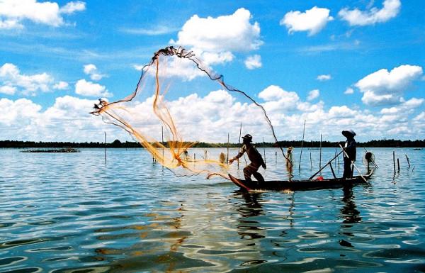 Một-ngày-rong-ruổi-cùng-dân-chài-Hạ-Long1