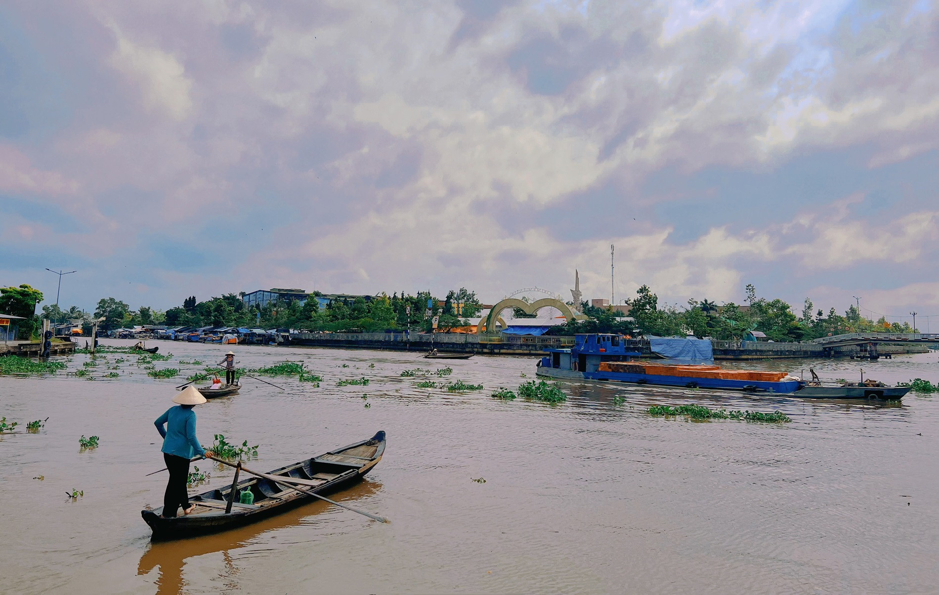03.Hothilinhxuan.JPG