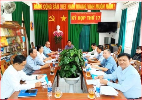 Nhìn thẳng - Nói thật: “Quân sư quạt mo”
