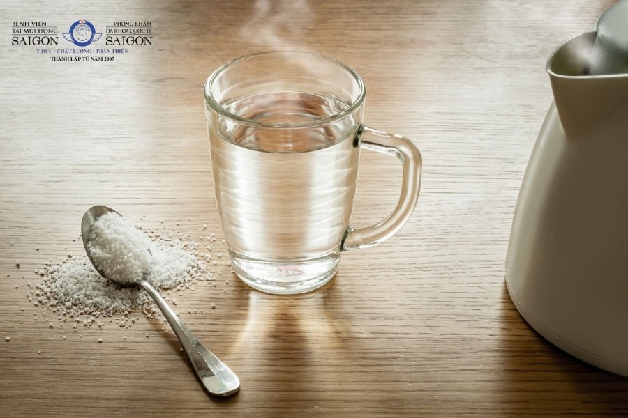 thuốc giảm đau răng từ nước muối