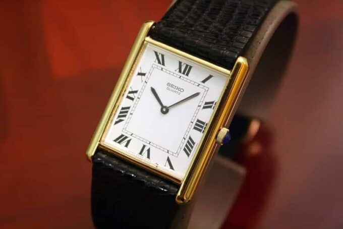 Thiết kế thời thượng của đồng hồ Seiko mặt chữ nhật