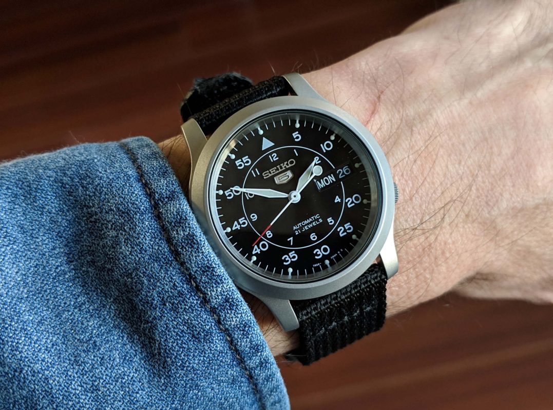 Review of Seiko 5 SNK809 – A Lot of a Mechanical Watch for Less than $100