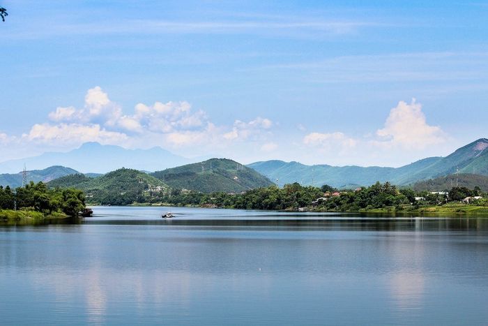 Sông Hương núi Ngự - Huyền thoại cố đô Huế