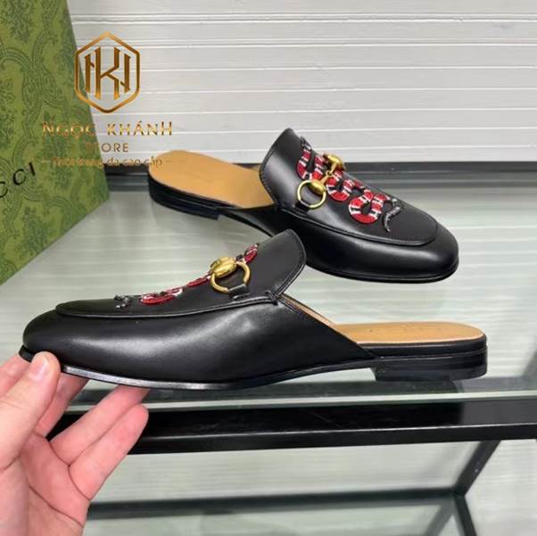 sục gucci nam