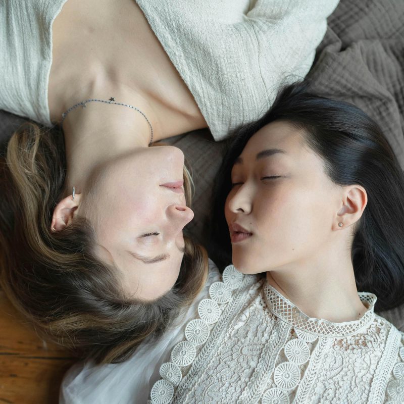 Bạn tâm giao là gì? 5 dấu hiệu nhận biết người bạn tâm giao