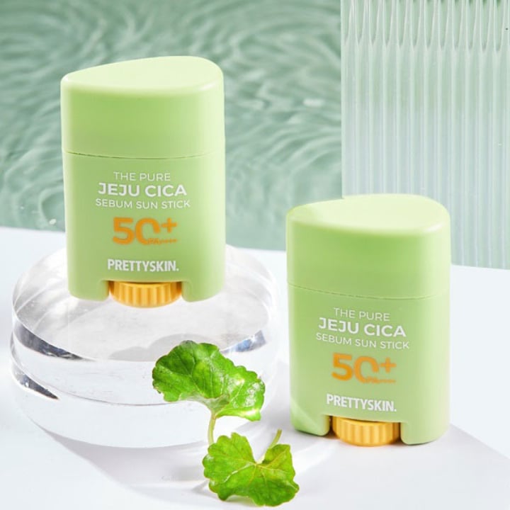 Thanh Lăn Chống Nắng Rau Má Pretty Skin The Pure Jeju Cica Sebum Sun Stick SPF50+ PA++++
