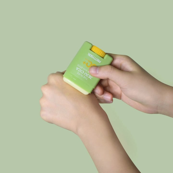 Thanh Lăn Chống Nắng Rau Má Pretty Skin The Pure Jeju Cica Sebum Sun Stick SPF50+ PA++++