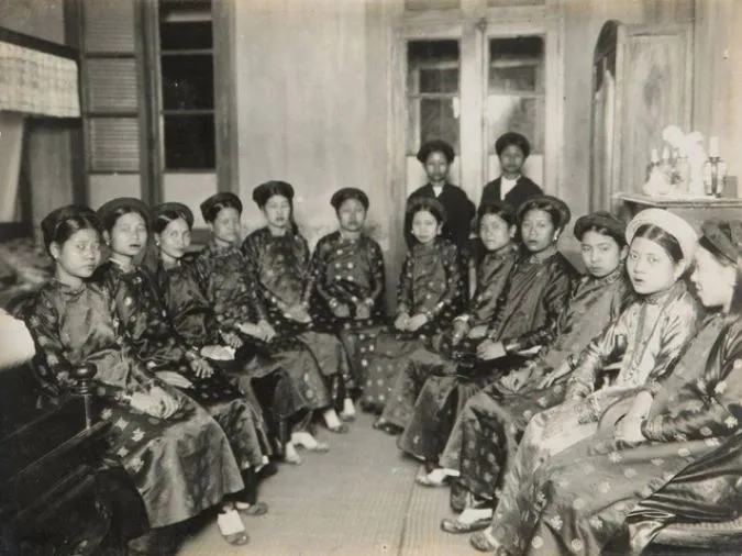 thuyen-theo-lai-gai-theo-chong-voh-01