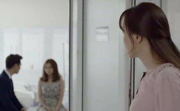 Tiểu tam là gì? Nguồn gốc và 5 dấu hiệu nhìn cái biết ngay tiểu tam