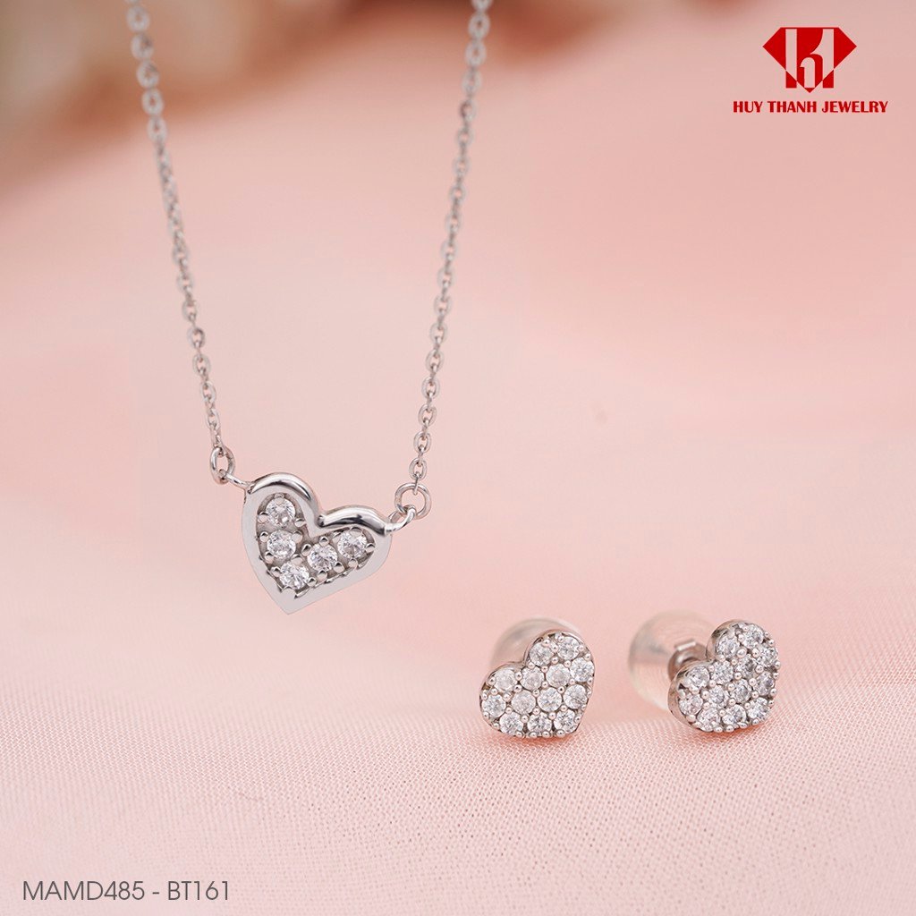 Tại sao nên chọn trang sức vàng trắng thay vì bạc?