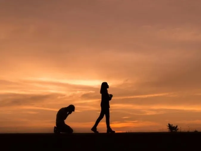 Giải thích ý nghĩa câu tục ngữ ‘Trâu buộc ghét trâu ăn’ là gì?