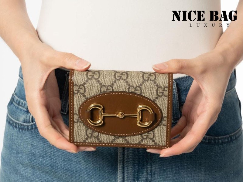 Card holder Gucci Horsebit - Tối giản mà vẫn hút mọi ánh nhìn