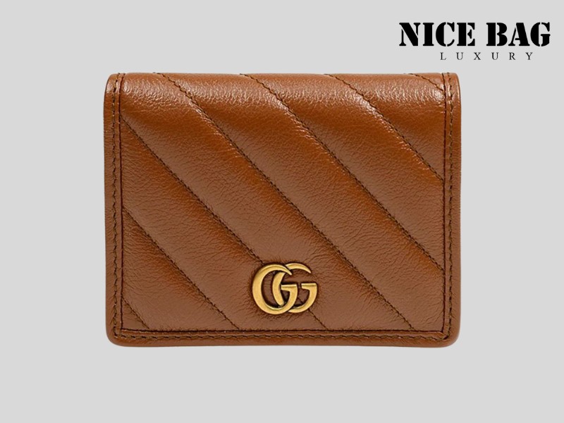 Ví da Gucci sang trọng tôn bật nét cá tính ẩn sâu