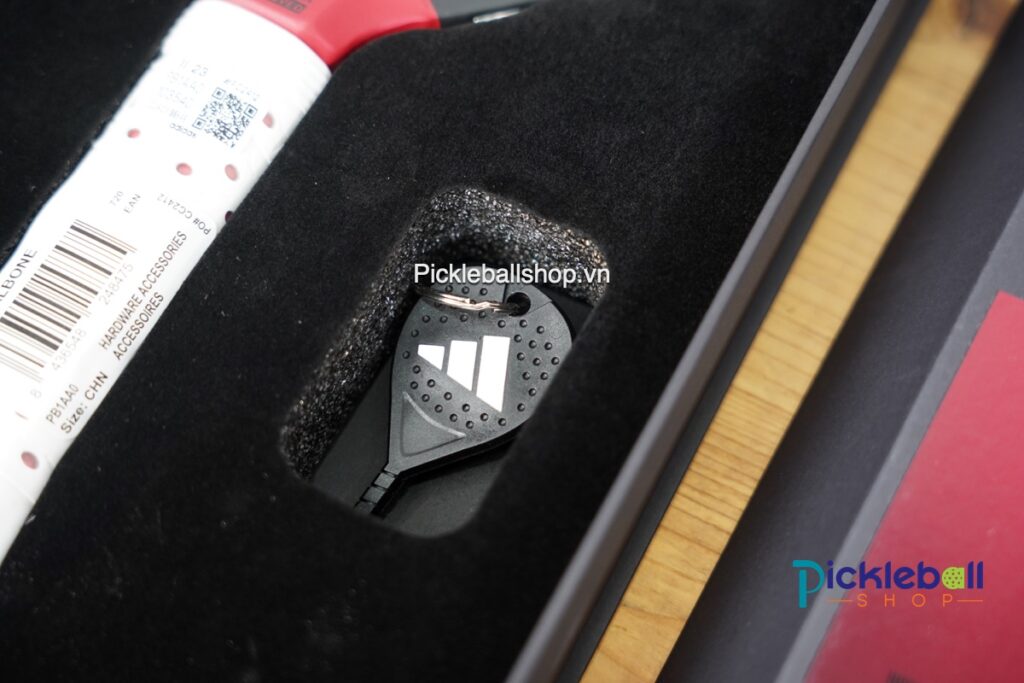adidas-metalbone-pickleball-paddle