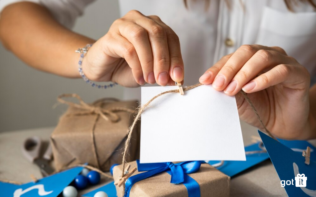 Quà tặng người yêu ở xa với phiếu giảm giá