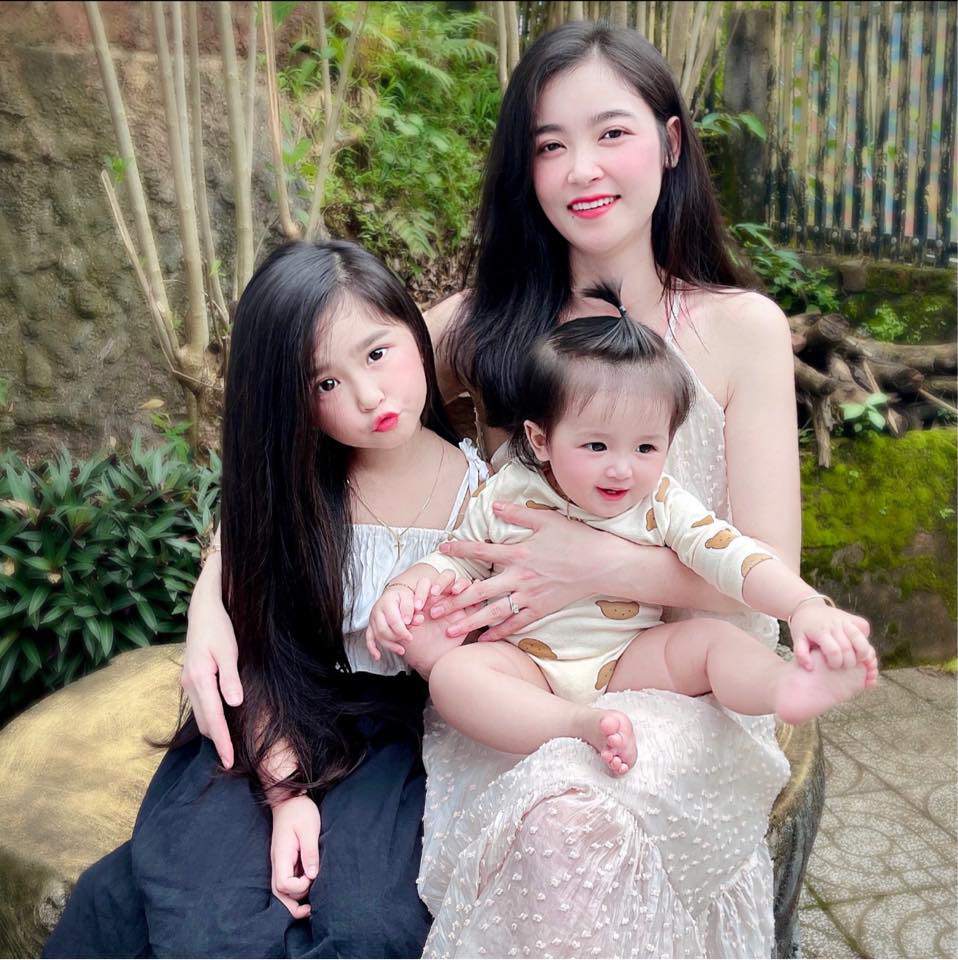 Bức ảnh bé gái Tây Nguyên 6 tuổi ti mẹ ai cũng thắc mắc, người mẹ xinh đẹp lên tiếng - 12