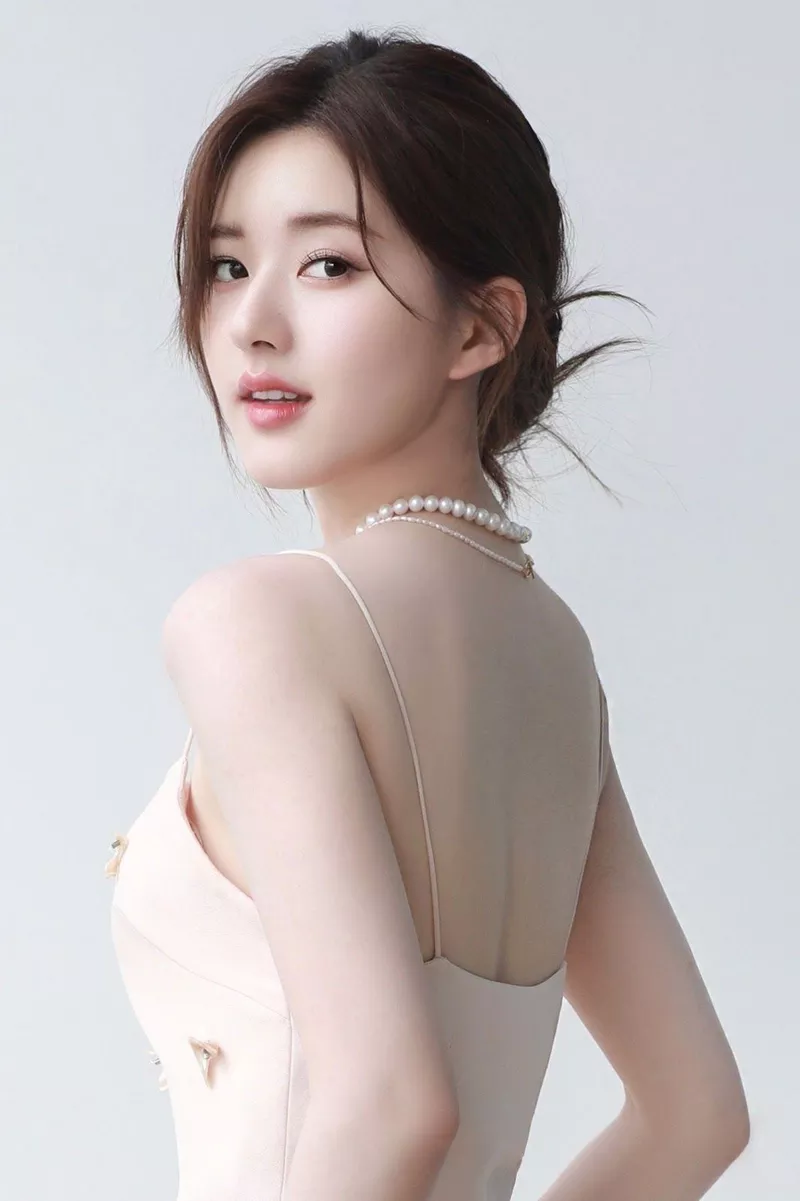 Gái xinh Trung Quốc sở hữu nét đẹp ngọt ngào tự nhiên