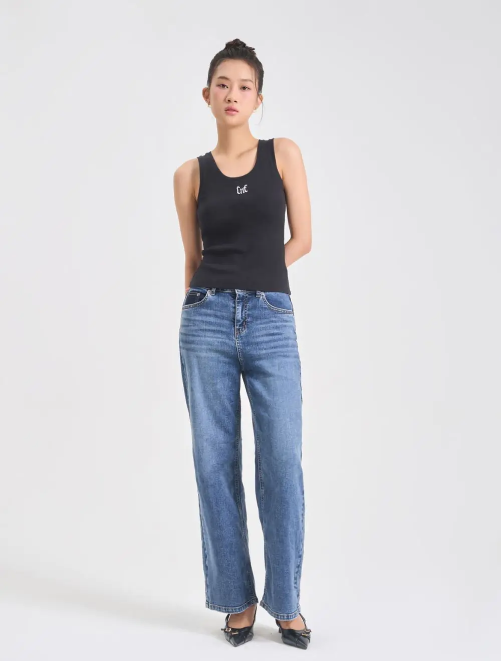 áo thun 3 lỗ nữ và quần jean