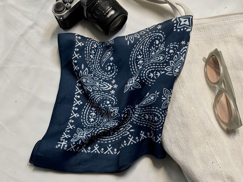 cách đeo khăn bandana vào quần