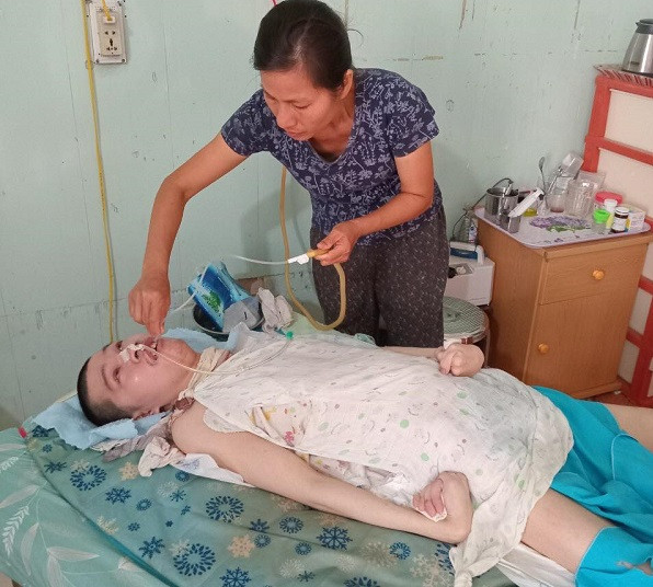 Mẹ nghẹn ngào kể về giây phút cuối trước khi con trai bị "cấm khẩu"